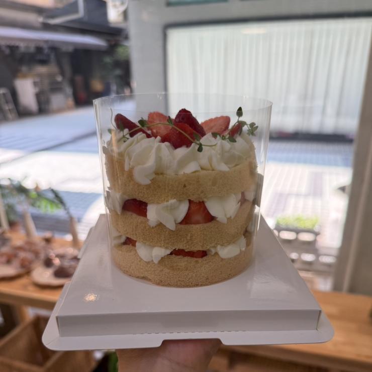 原味草莓裸蛋糕